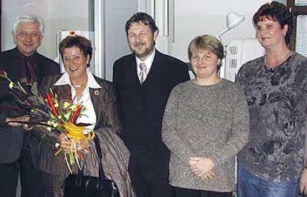 Ursula Stoll (2. v. l.) in der Radiologie Frenstat, 18. Oktober 2004