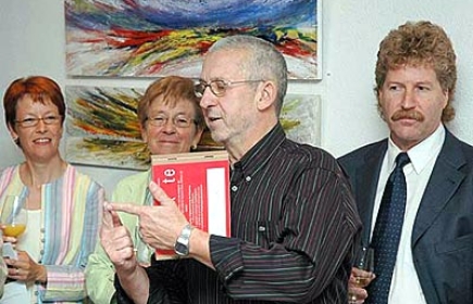 Am 15. September lud Rot. Jals Smolinski Rotarier/-innen und Bekannte zur Vernissage seiner Gemäldeausstellung «Auf den zweiten Bl k» im Seedamm Plaza, Pfäffikon SZ, ein. 